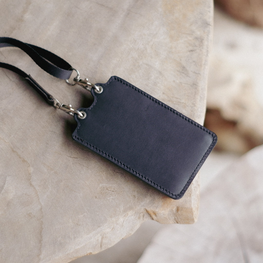 Reverse side of Minimalist iPod Carry Case | Atomic Faceplates