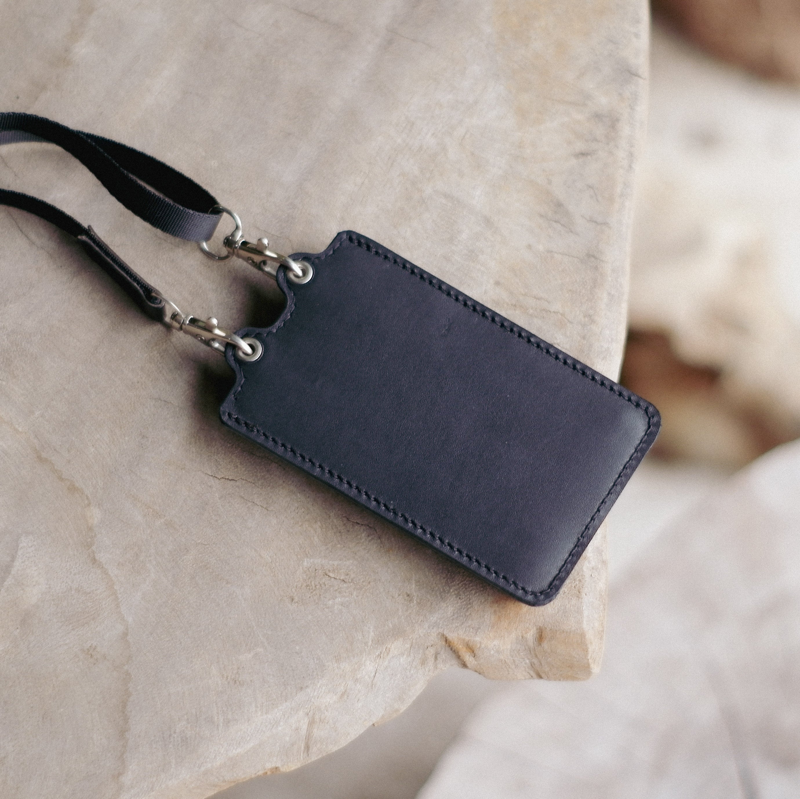 Reverse side of Minimalist iPod Carry Case | Atomic Faceplates